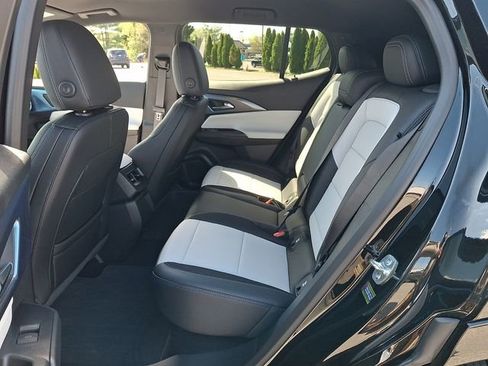 Certified 2025 Chevrolet Equinox EV LT image 10