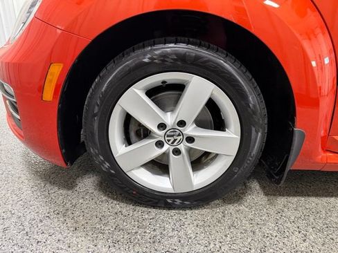 Used 2019 Volkswagen Beetle 2.0T SE FWD image 25