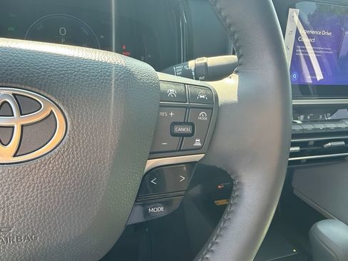 Used 2025 Toyota Camry LE w/ Convenience Package FWD image 18