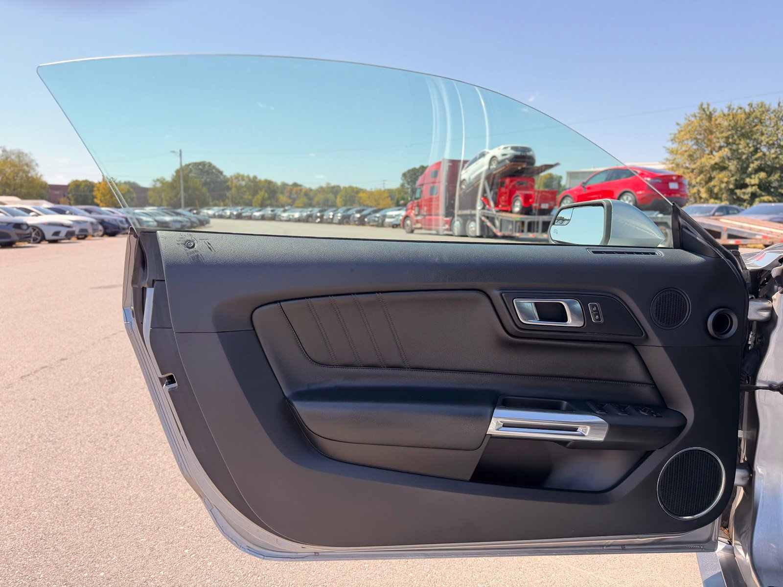 Used 2020 Ford Mustang Premium RWD image 26