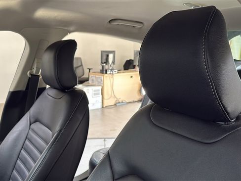 Used 2017 Ford Fusion SE image 13