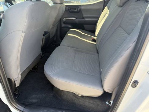 Used 2021 Toyota Tacoma SR5 RWD image 17
