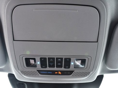 Used 2023 Ford Explorer XLT w/ Equipment Group 202A image 34