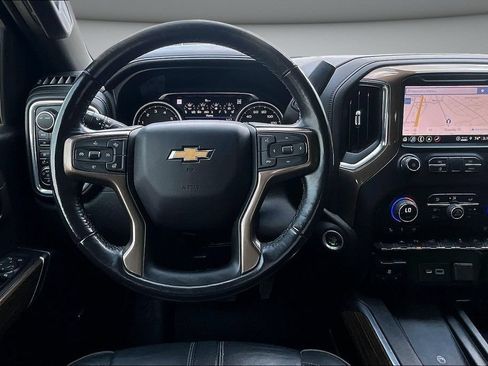 Used 2022 Chevrolet Silverado 1500 High Country w/ Technology Package AWD/4WD image 9