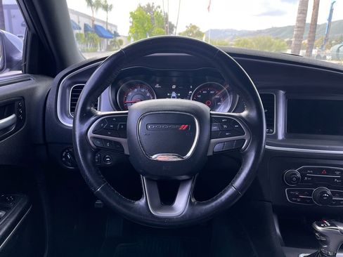 Used 2019 Dodge Charger SXT w/ Leather Interior Group RWD image 11