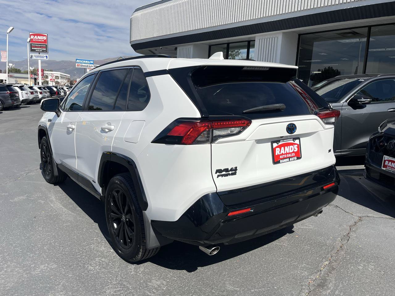 Used 2022 Toyota RAV4 SE w/ Weather & Moonroof Package AWD/4WD image 10