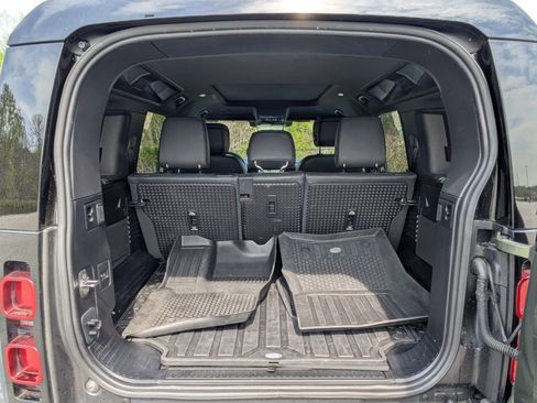 Certified 2024 Land Rover Defender 110 X-Dynamic SE AWD/4WD image 28