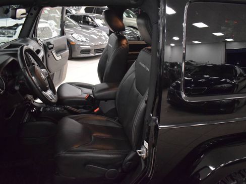 Used 2017 Jeep Wrangler Rubicon AWD/4WD image 24