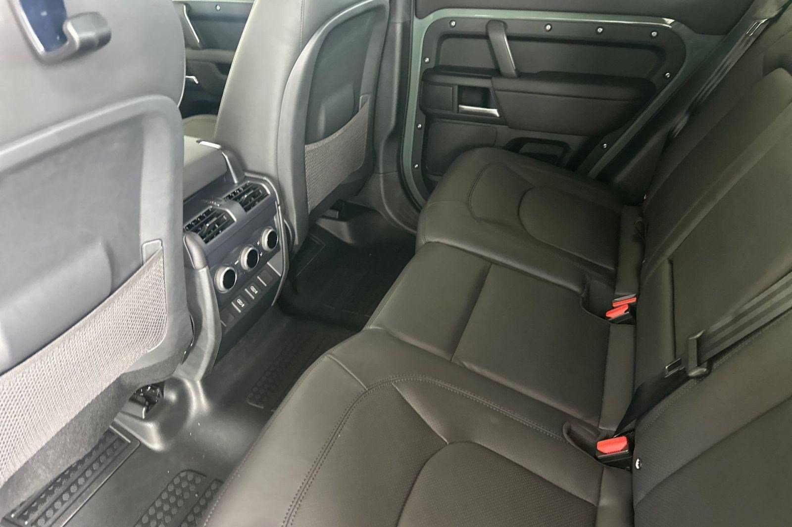 New 2026 Land Rover Defender 110 Trophy Edition AWD/4WD image 27