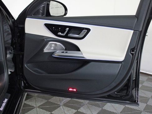 Used 2026 Mercedes-Benz E 350 4MATIC Sedan image 29