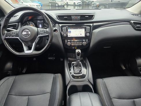 Used 2017 Nissan Rogue Sport SL w/ SL Premium Package image 2