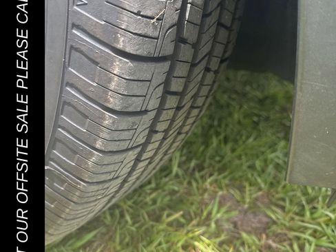 Used 2020 GMC Terrain SLE w/ Driver Convenience Package image 9