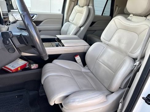 Used 2021 Lincoln Navigator L Reserve w/ Luxury Package AWD/4WD image 10