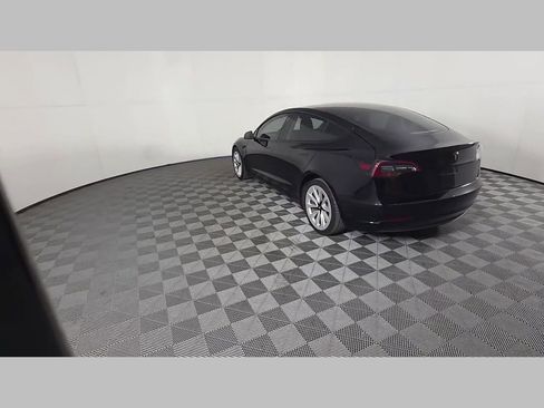 Used 2022 Tesla Model 3 Standard Range image 42