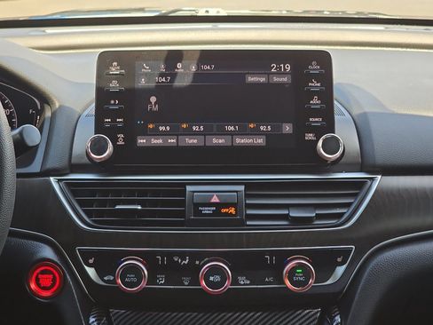 Used 2018 Honda Accord EX image 22