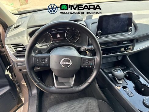 Used 2025 Nissan Rogue SV AWD/4WD image 7