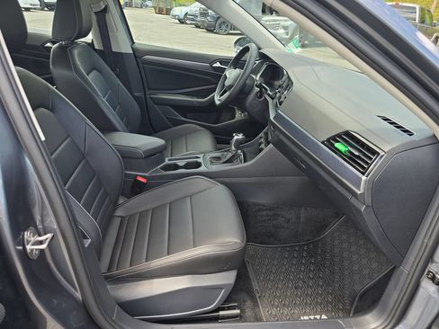 Used 2024 Volkswagen Jetta SE FWD image 31
