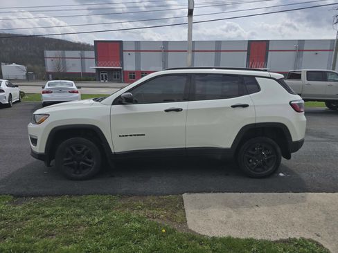 Used 2018 Jeep Compass Sport image 6