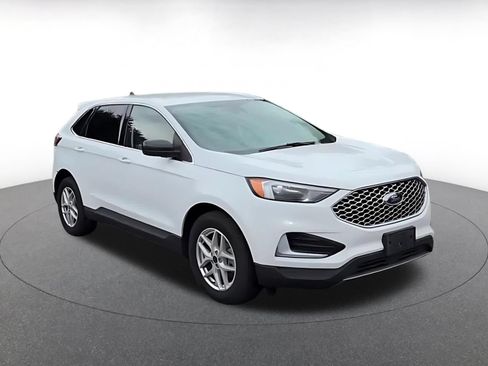 Used 2024 Ford Edge SEL AWD/4WD image 3