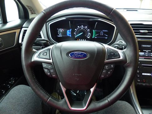 Used 2016 Ford Fusion Titanium image 26