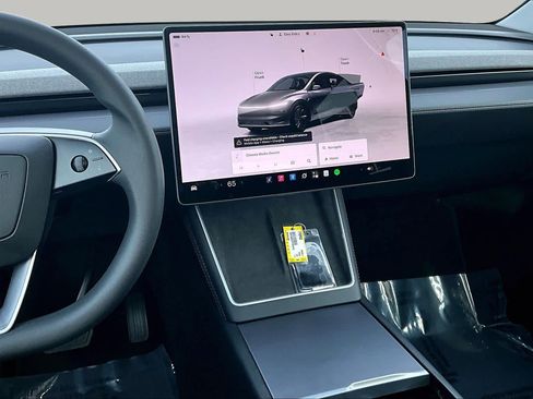 Used 2026 Tesla Model Y AWD image 6