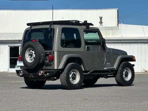 Used 2004 Jeep Wrangler SE AWD/4WD image 2