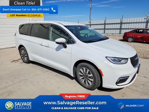 Used 2023 Chrysler Pacifica Touring-L FWD image 5