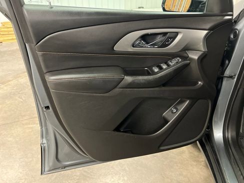 Used 2019 Chevrolet Traverse LT image 12