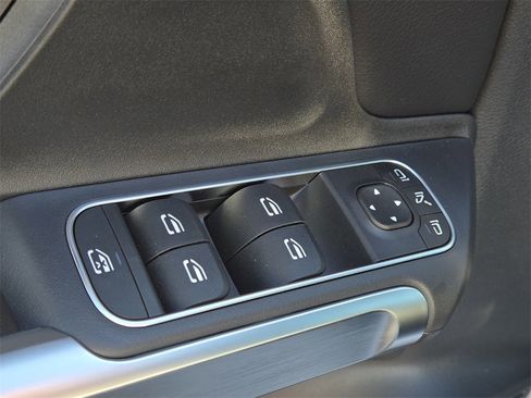 New 2026 Mercedes-Benz GLB 250 image 18