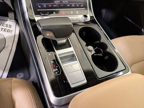 Used 2019 Audi Q8 Prestige image 21