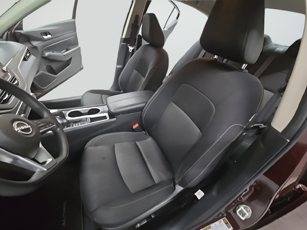 Used 2024 Nissan Altima 2.5 SV FWD image 15