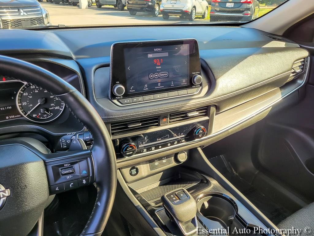 Used 2025 Nissan Rogue SV FWD image 23