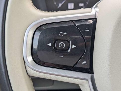 Used 2022 Volvo XC90 T5 Momentum w/ Advanced Package AWD/4WD image 32