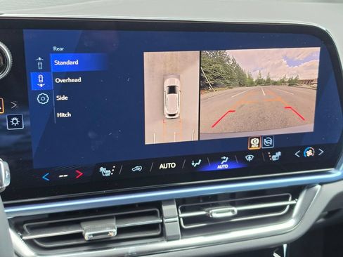 New 2026 Chevrolet Equinox EV LT AWD/4WD image 28