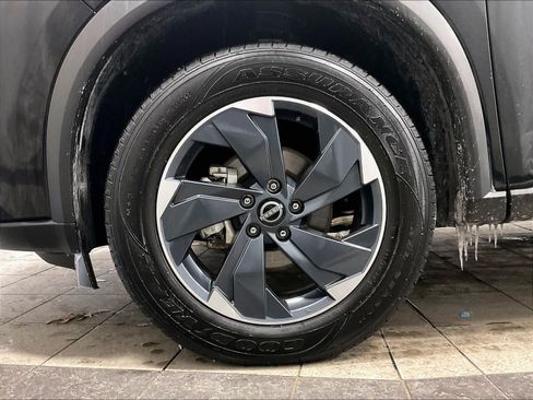 Certified 2024 Nissan Rogue SV image 7