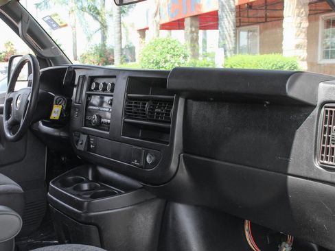 Used 2017 Chevrolet Express 2500 Extended image 30