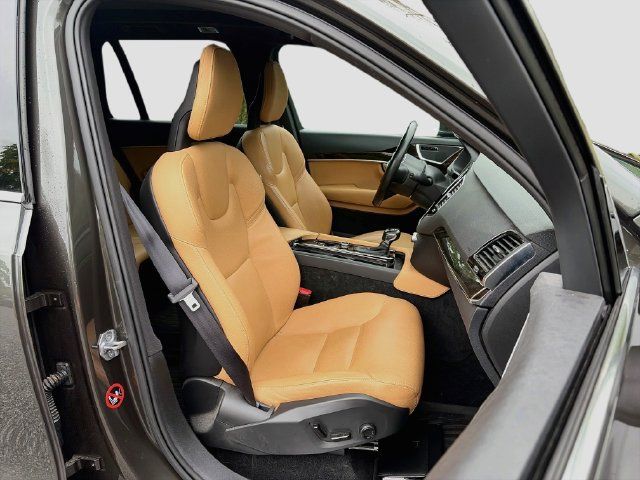 Used 2018 Volvo XC90 T5 Momentum w/ Convenience Package AWD/4WD image 17