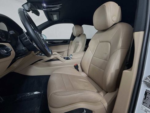 Certified 2019 Porsche Cayenne AWD/4WD image 5
