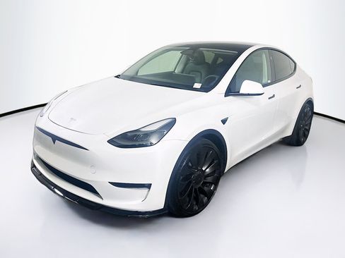Used 2023 Tesla Model Y Performance AWD/4WD image 3