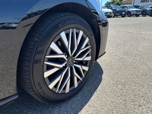 Used 2025 Nissan Altima 2.5 SV FWD image 31