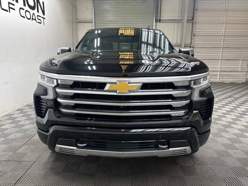 Used 2023 Chevrolet Silverado 1500 High Country w/ Technology Package AWD/4WD image 9