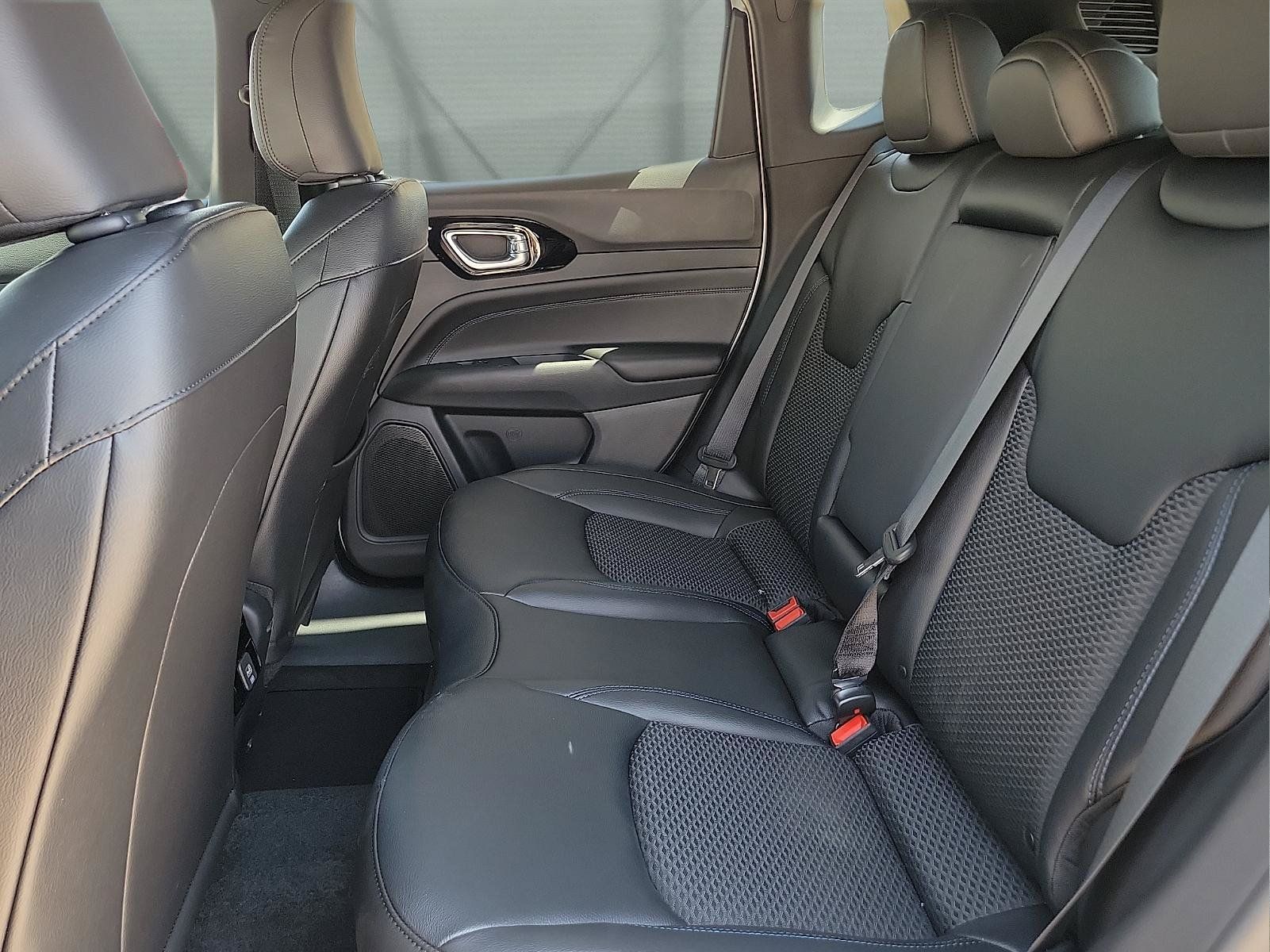 New 2026 Jeep Compass Latitude AWD/4WD image 8