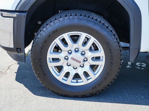 Used 2024 GMC Sierra 2500 SLT AWD/4WD image 9