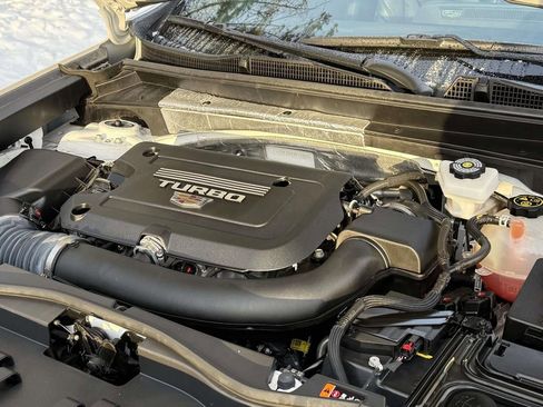 Used 2024 Cadillac XT4 Premium Luxury image 23