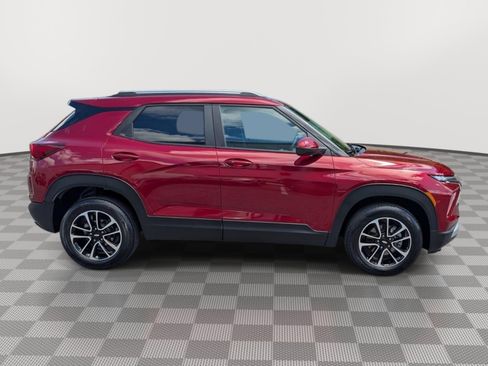 Used 2025 Chevrolet TrailBlazer LT w/ LT Cold Weather Package AWD/4WD image 6