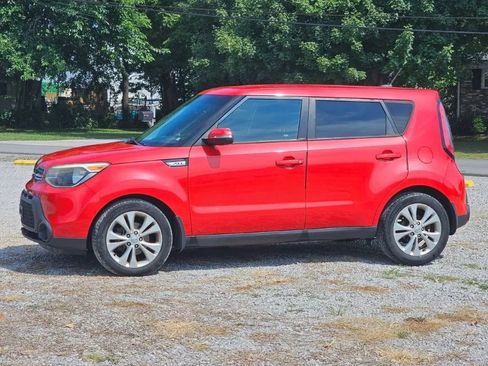 Used 2014 Kia Soul + image 4