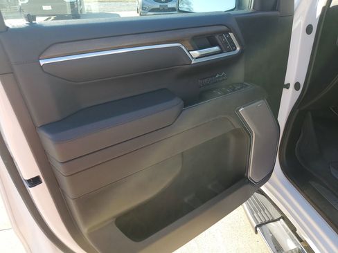 Used 2025 Chevrolet Silverado 1500 High Country w/ High Country Premium Package image 30