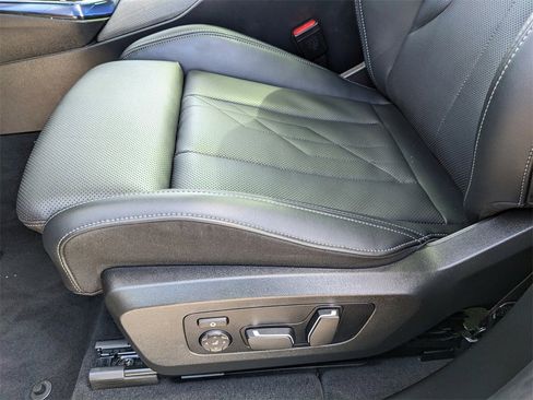 Used 2025 BMW X3 xDrive30i w/ Premium Package image 23