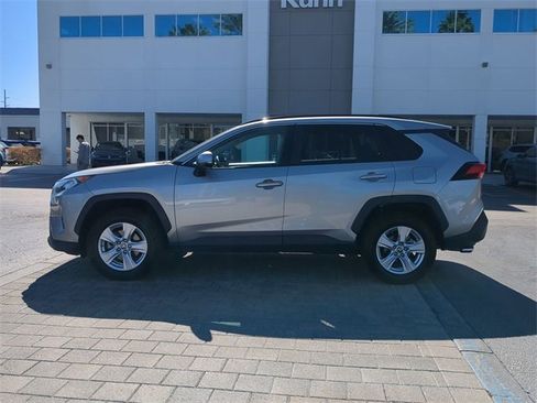 Used 2021 Toyota RAV4 XLE image 6