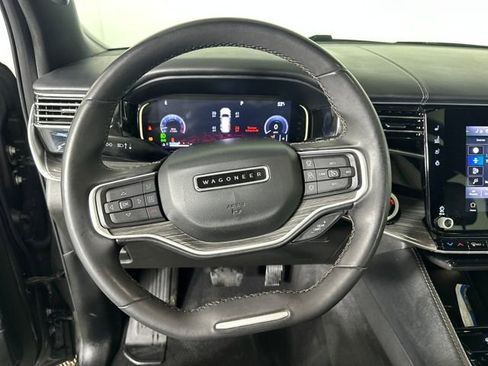 Used 2022 Jeep Wagoneer Series III w/ Premium Group I image 13